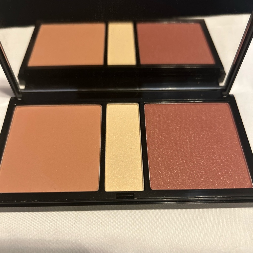 Ready To Wear New York The Face Premier Collection Fresh Bedazzled palette